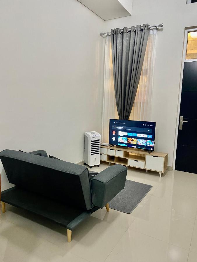 Villa Ku Villa Mu スマラン エクステリア 写真